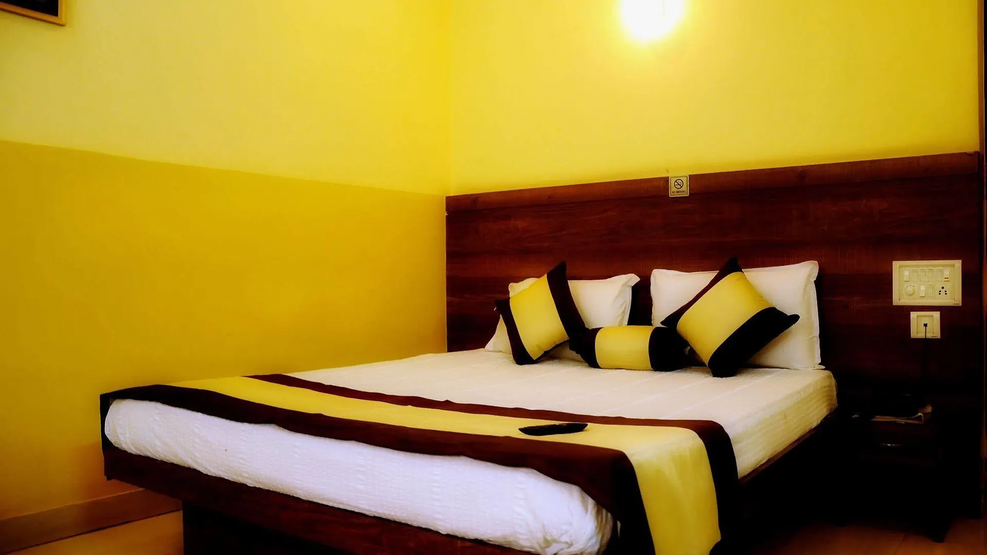 Suvarna Residency Mysore 2*,